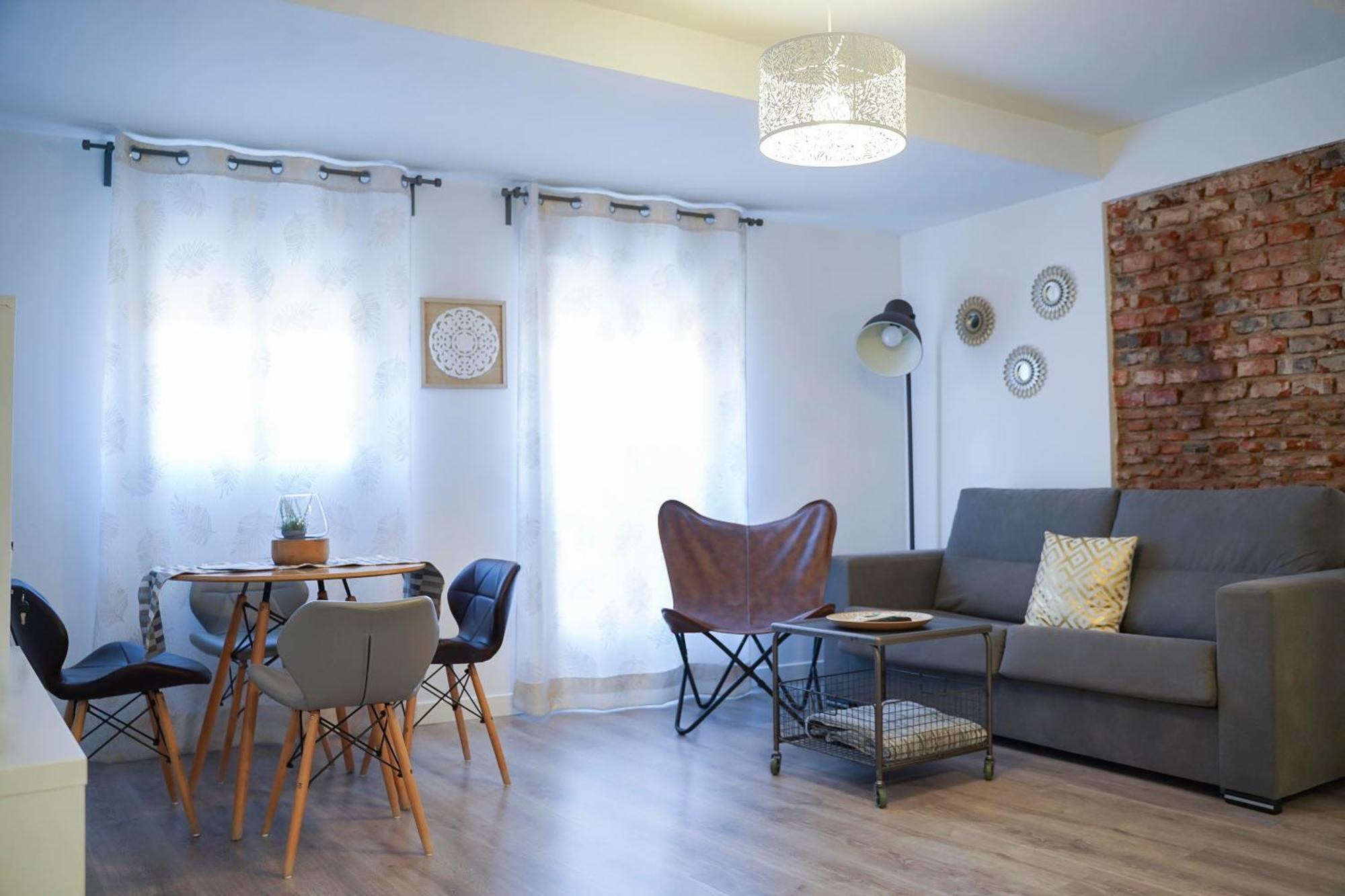 Apartamentos Suites Cariatide Plasencia Zewnętrze zdjęcie